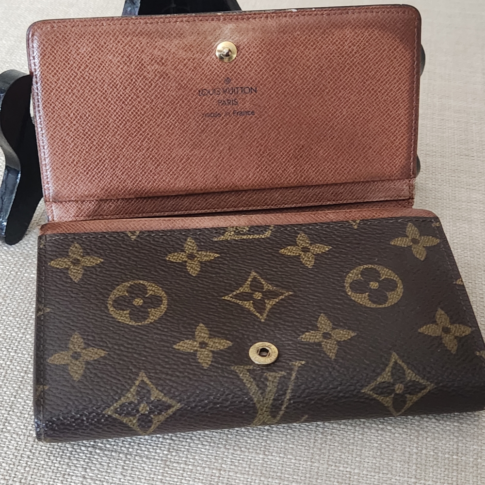 Louis Vuitton Vintage Monogram Porte Monnaie Tresor Bifold Wallet - Picture 4 of 16